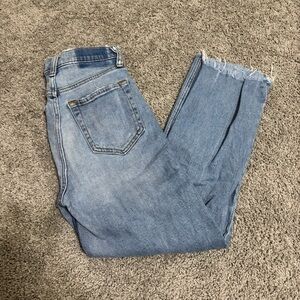 Abercrombie & Fitch Curve Love Ankle Straight Ultra High Rise Size 24/00 Short